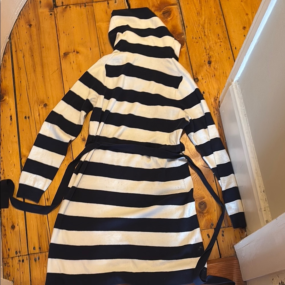 Vineyard Vines Black and White Striped Cape